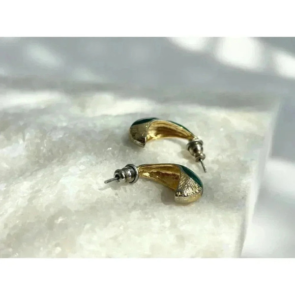 Art Deco Green & Gold Sparkly Vintage Teardop Minimalist Teardrop Earrings - Picture 6 of 6